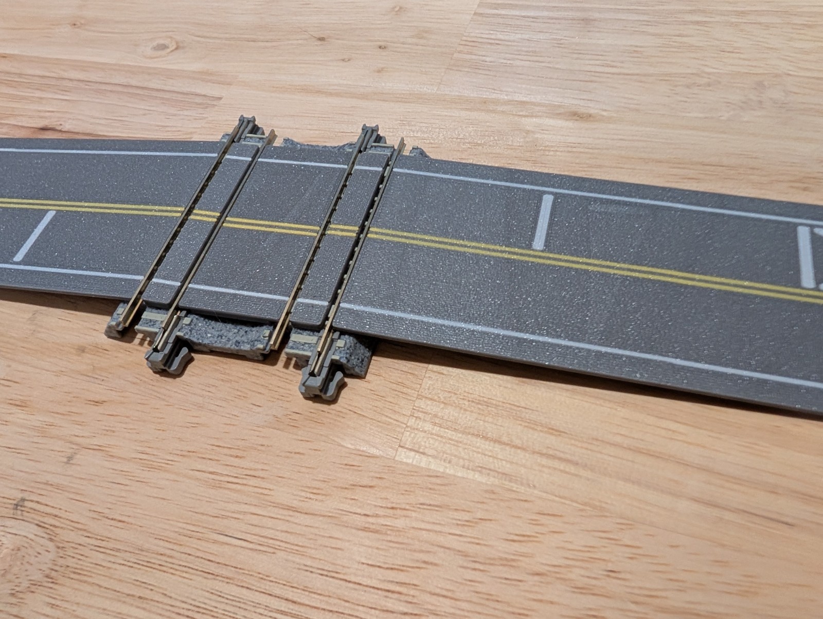 MRG RoadWayz - N Scale Road System-Railroad Crossing Expansion Set Kato and EZ