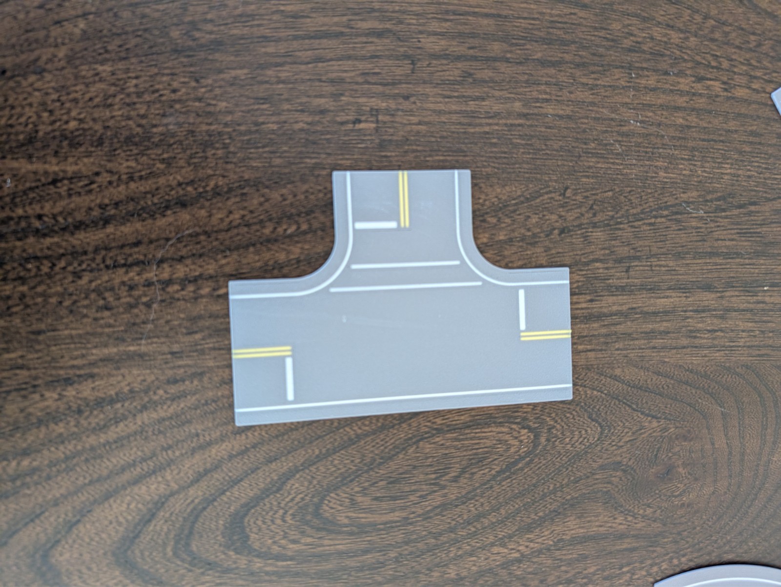 MRG RoadWayz - N Scale Road System - 3 way All Stop Intersection  50mm