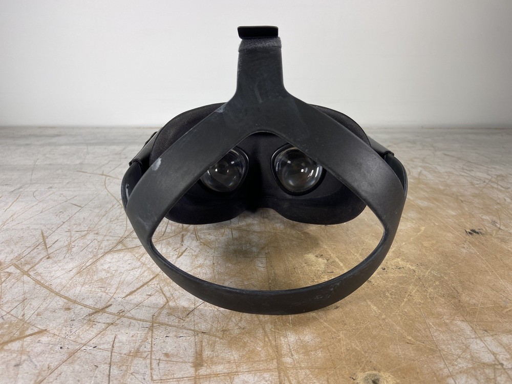 OCULUS QUEST 1 128GB VIRTUAL REALITY HEADSET - (NO CONTROLLERS)