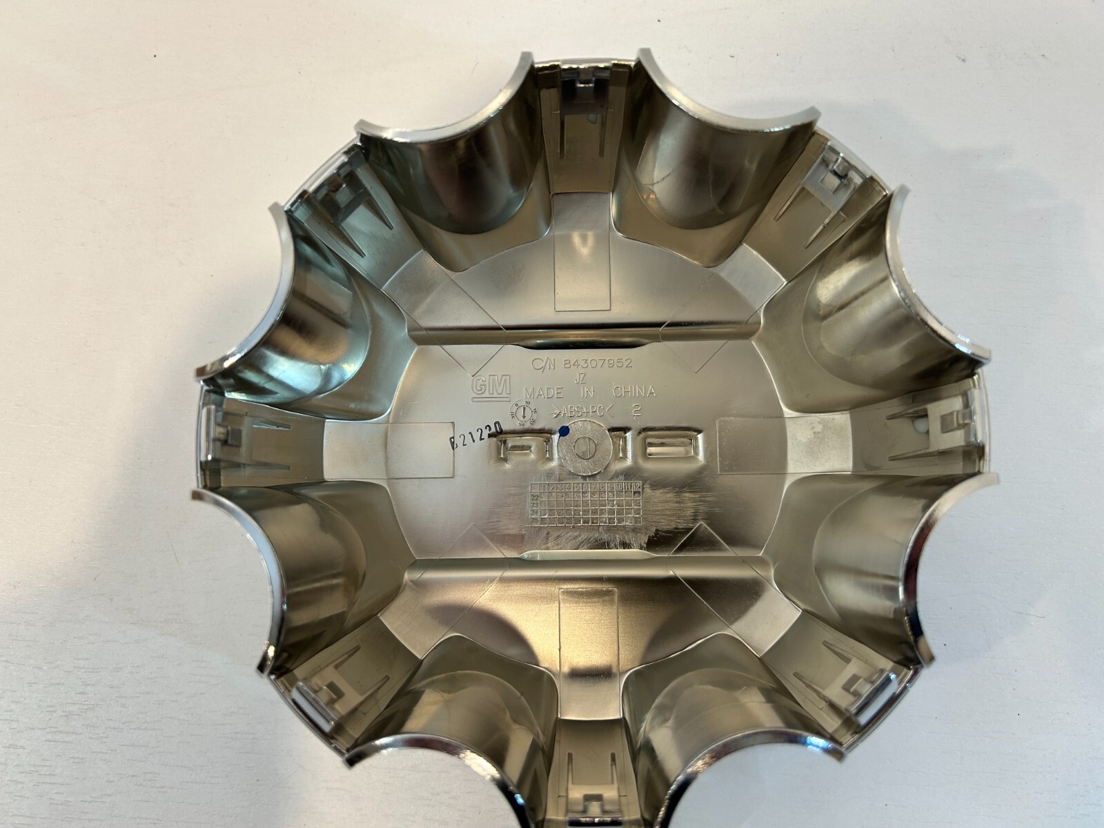 2021-2024 GMC Sierra Denali 2500 3500 HD Chrome Center Cap OEM 84307952