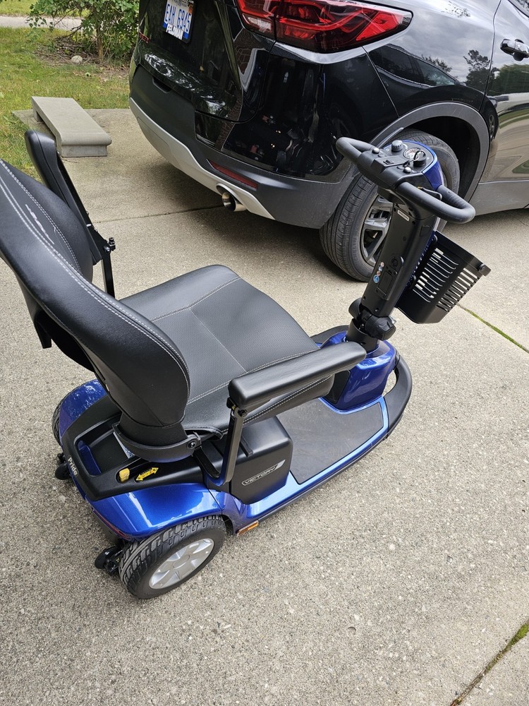 Pride Victory 10 Mobility Scooter Blue Weight Capacity 400 lbs Slight Usage