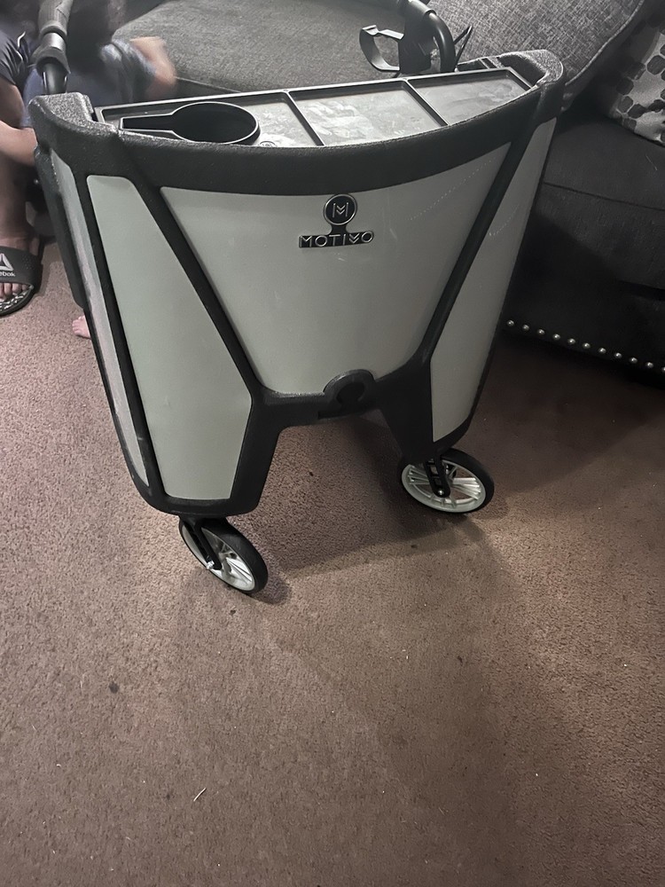 Motive Walker In Grey