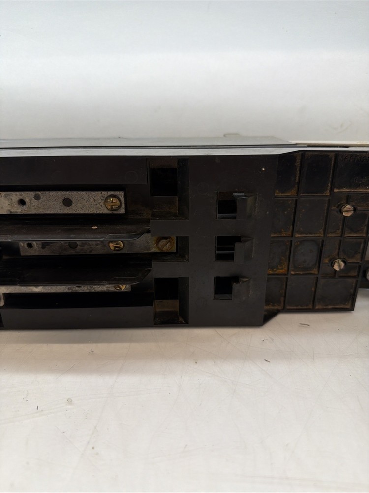 GE Spectra Circuit Breaker Module 200A AMC6EY Model 1