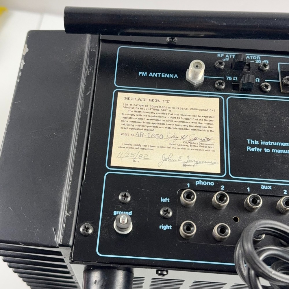 Heathkit AR-1650 AM/FM Solid State Stereo Receiver *POWERS ON For Parts *READ**