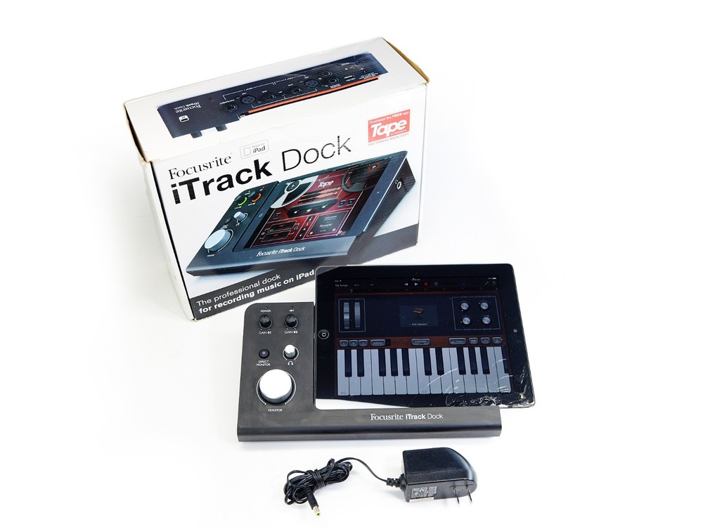 Focusrite iTrack Dock w/  iPad  Audio Interface Pre-Amp USB MIDI XLR 1/4" Used