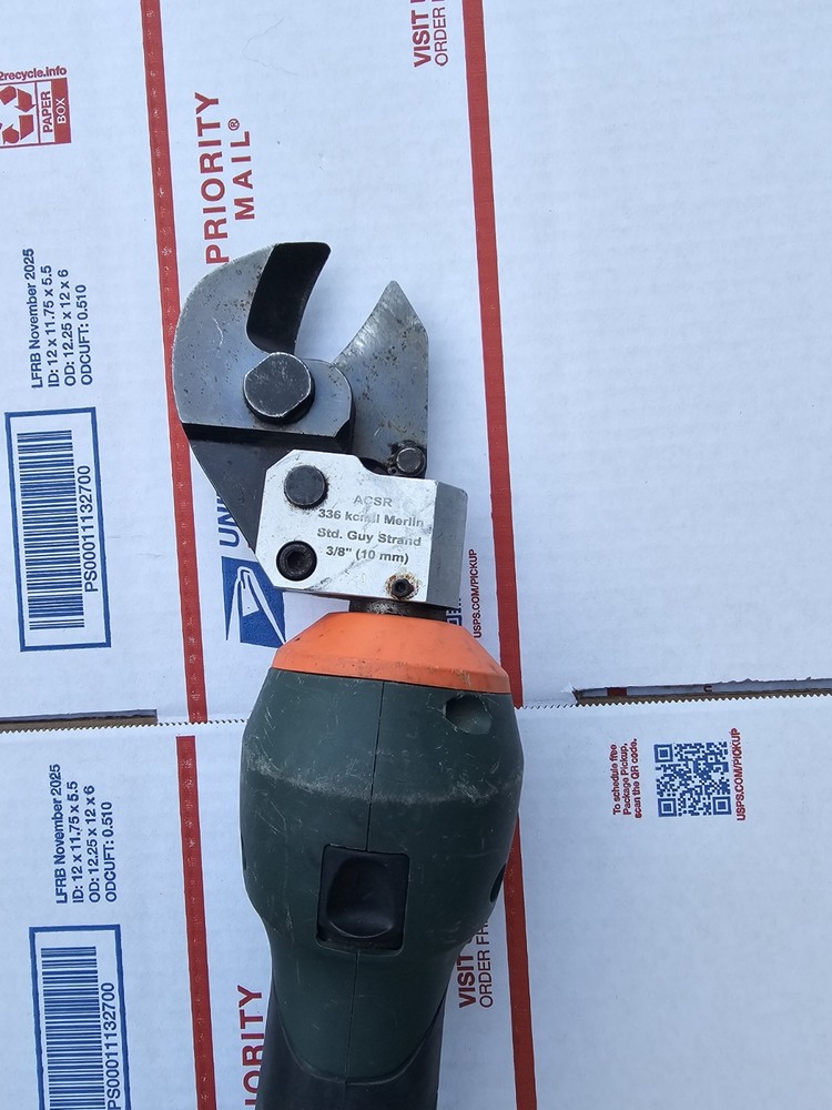 Greenlee Gator ES20X Battery Powered 18V Cable Cutter