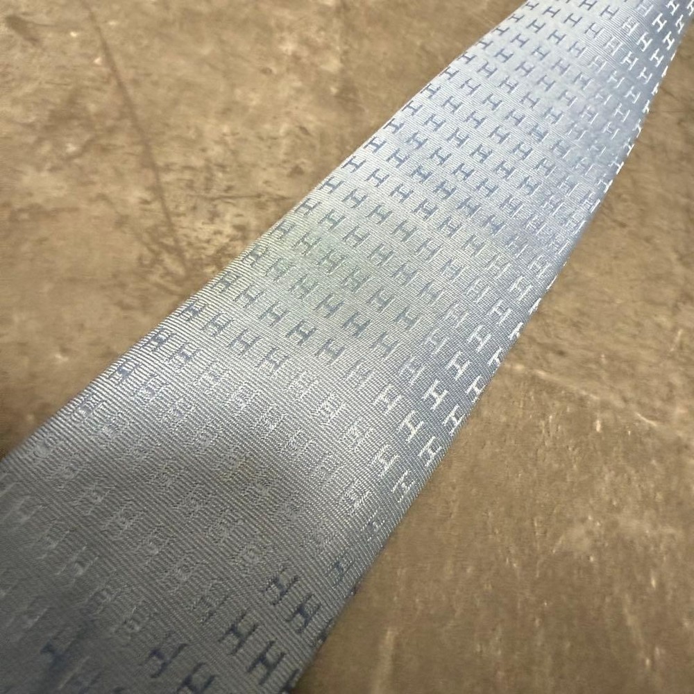 HERMES tie light blue fasone H pattern