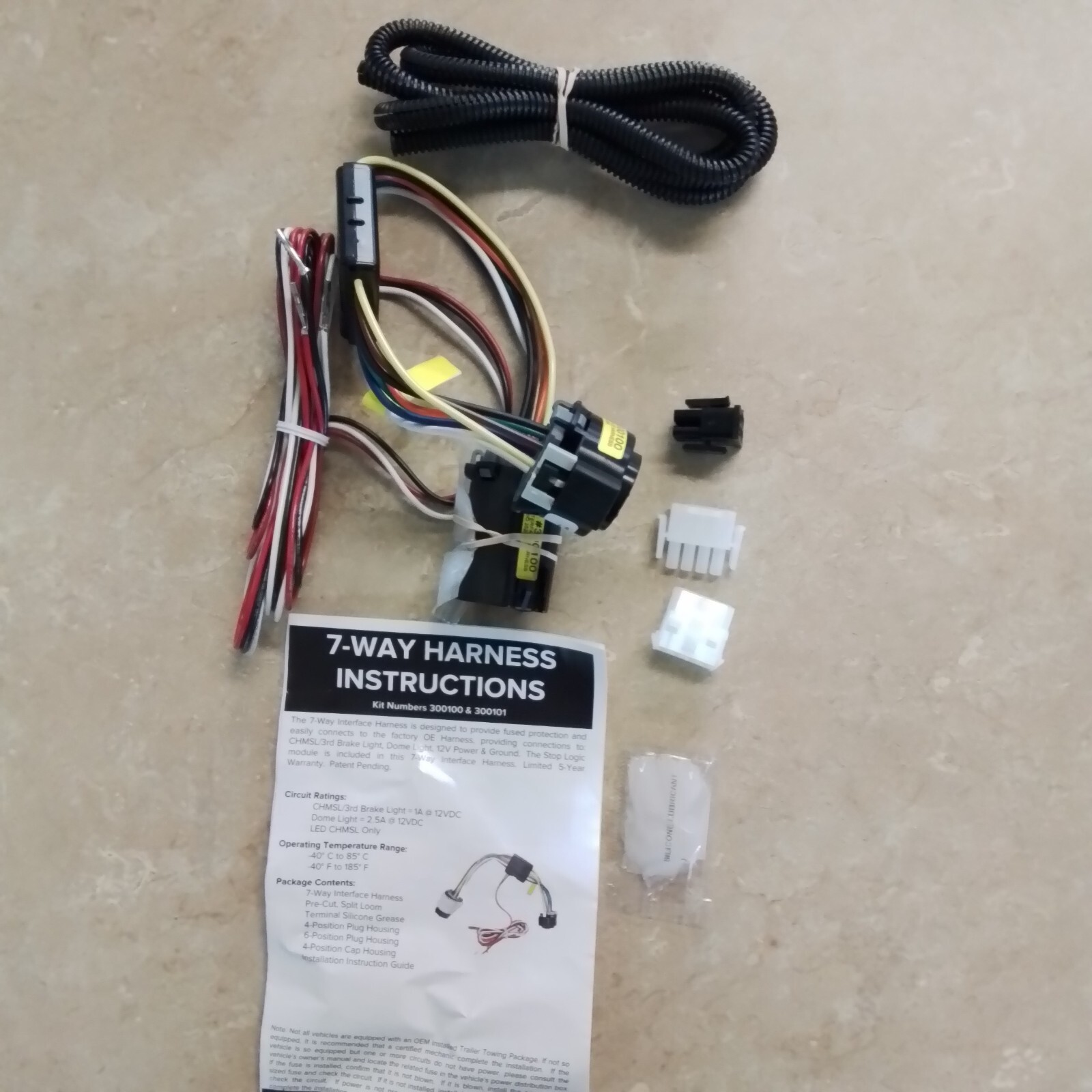 Truck Cap T-connector style Wire Harness Leer 300200