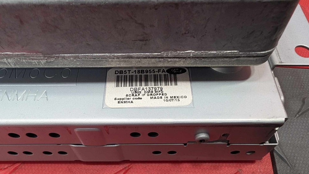 13-14 Ford Explorer 8" Information Display Touch Screen w/Module DB5T-18B955-FA