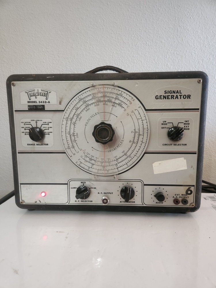 Triplett Model 3432-A Signal Generator