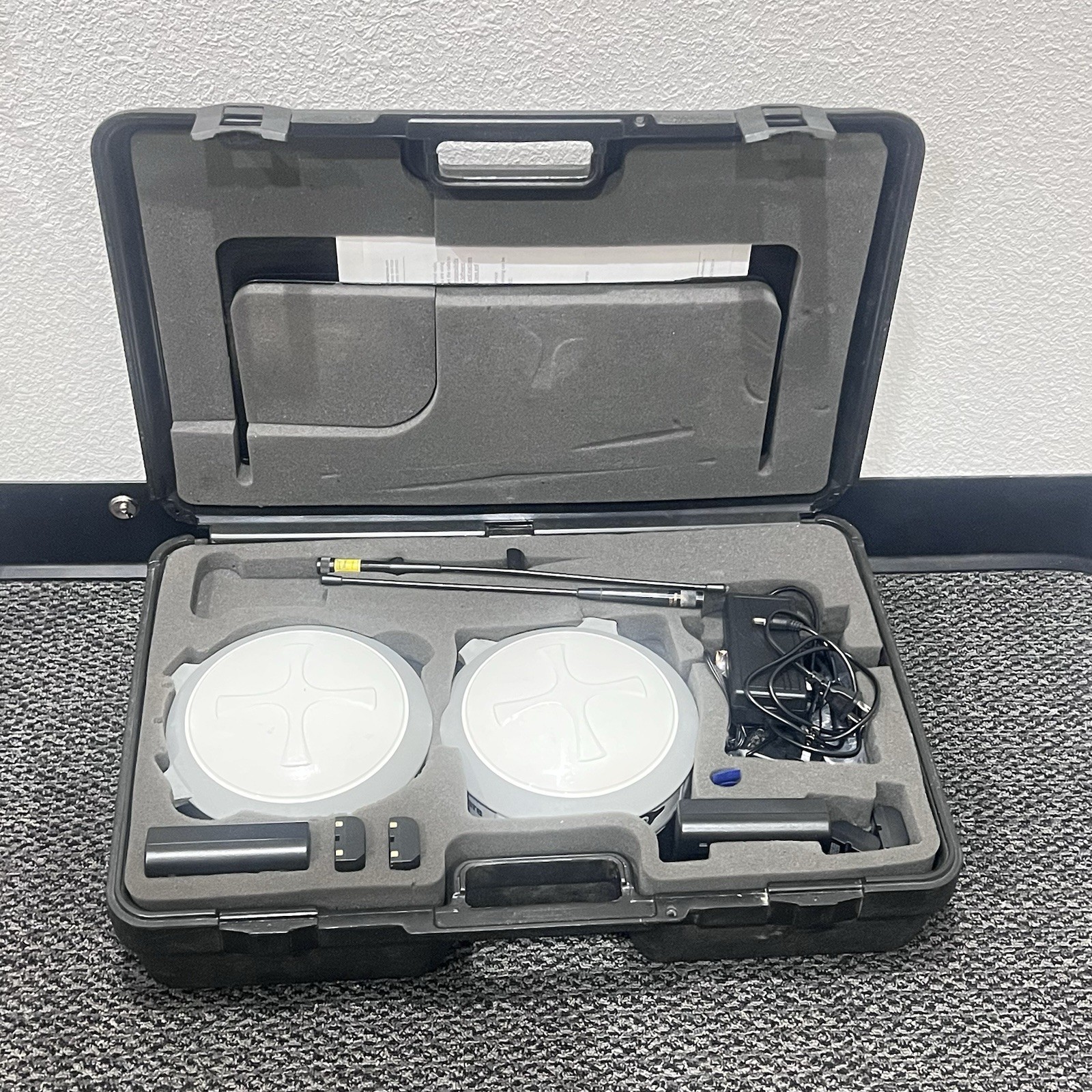 Carlson Hemisphere GPS Rovers S320 Antenna Land Surveying Blue Tooth 400 MHz