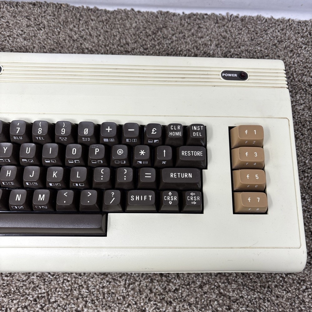 COMMODORE VIC-20 DIN COMPUTER ONLY TESTED AND WORKING READ