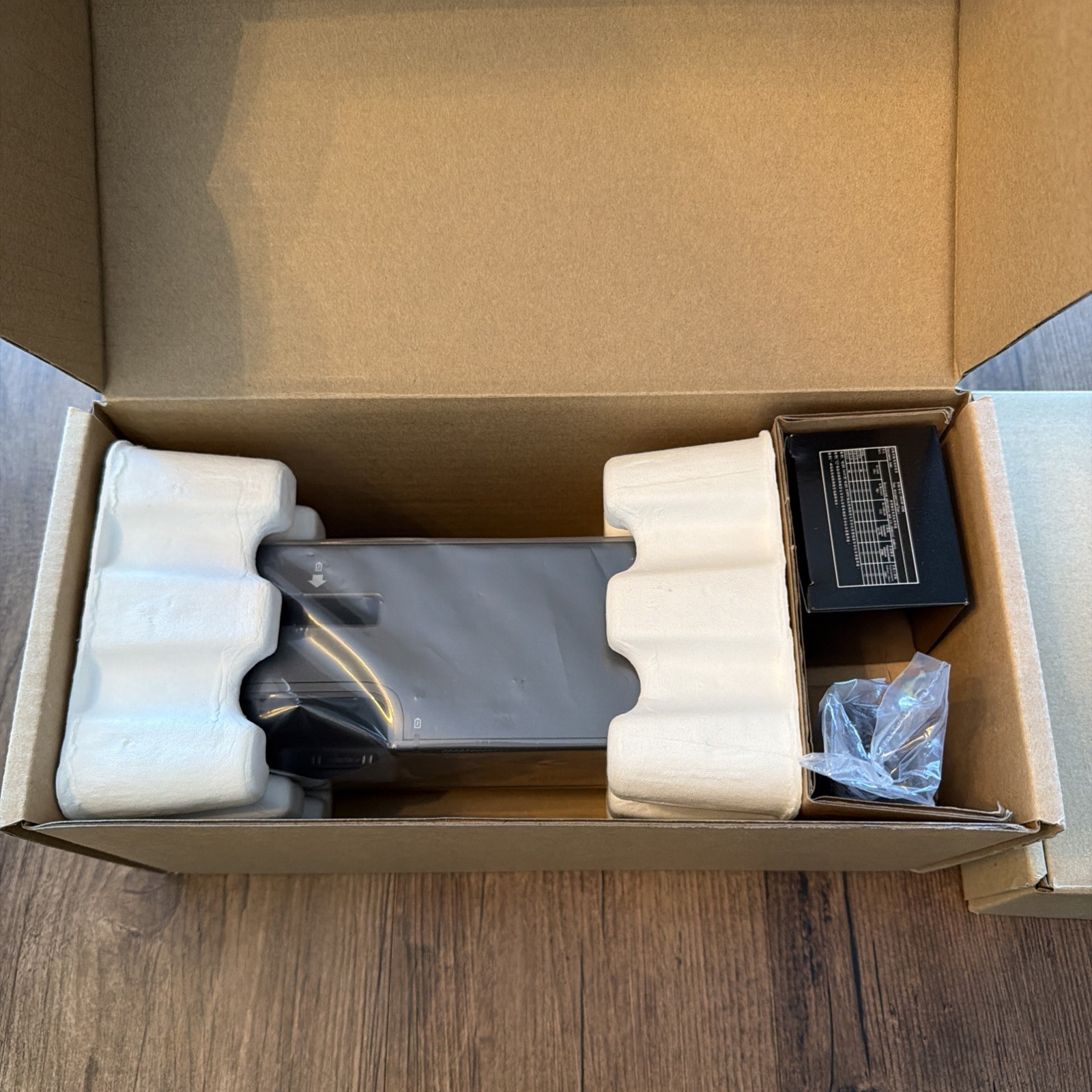 Cisco CP-8821 Wireless VoIP Phone w/ Charging Cable, Battery & DeskBase OPEN BOX