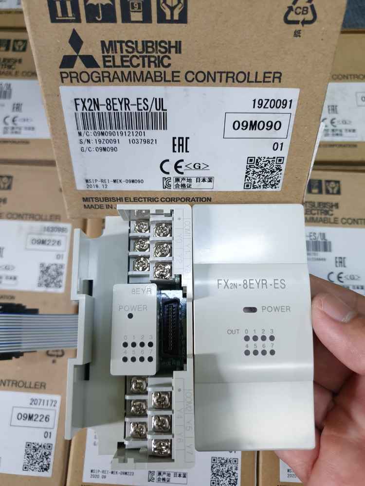 New Mitsubishi FX2N-8EYR-ES/UL Programmable Controller FX2N8EYRES/UL Fast Ship