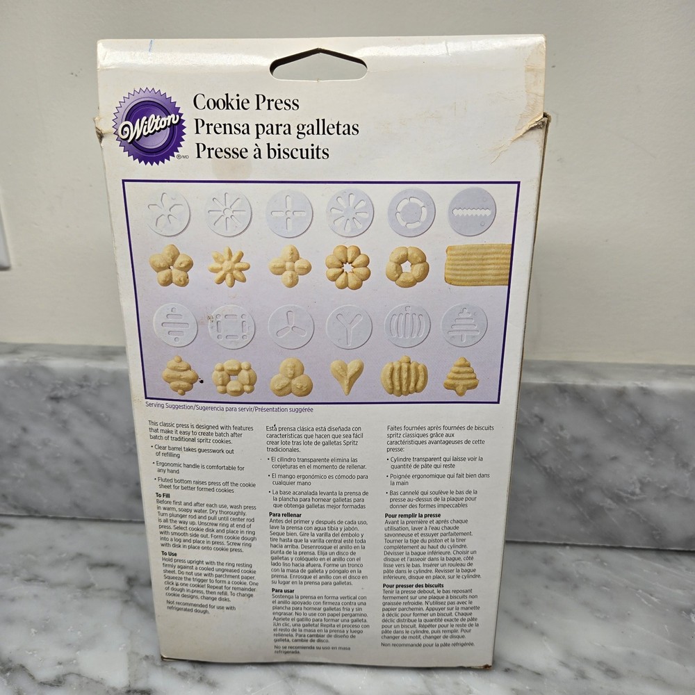 Wilton Comfort Grip COOKIE PRESS 12-Discs Ergonomic Easy Squeeze Handle Sealed