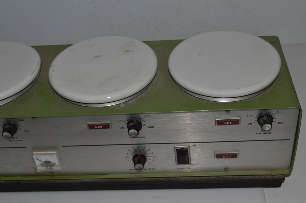 THERMOLYNE CORP MODEL SP-13025 MULTI-STIR PLATE (ADJ128)