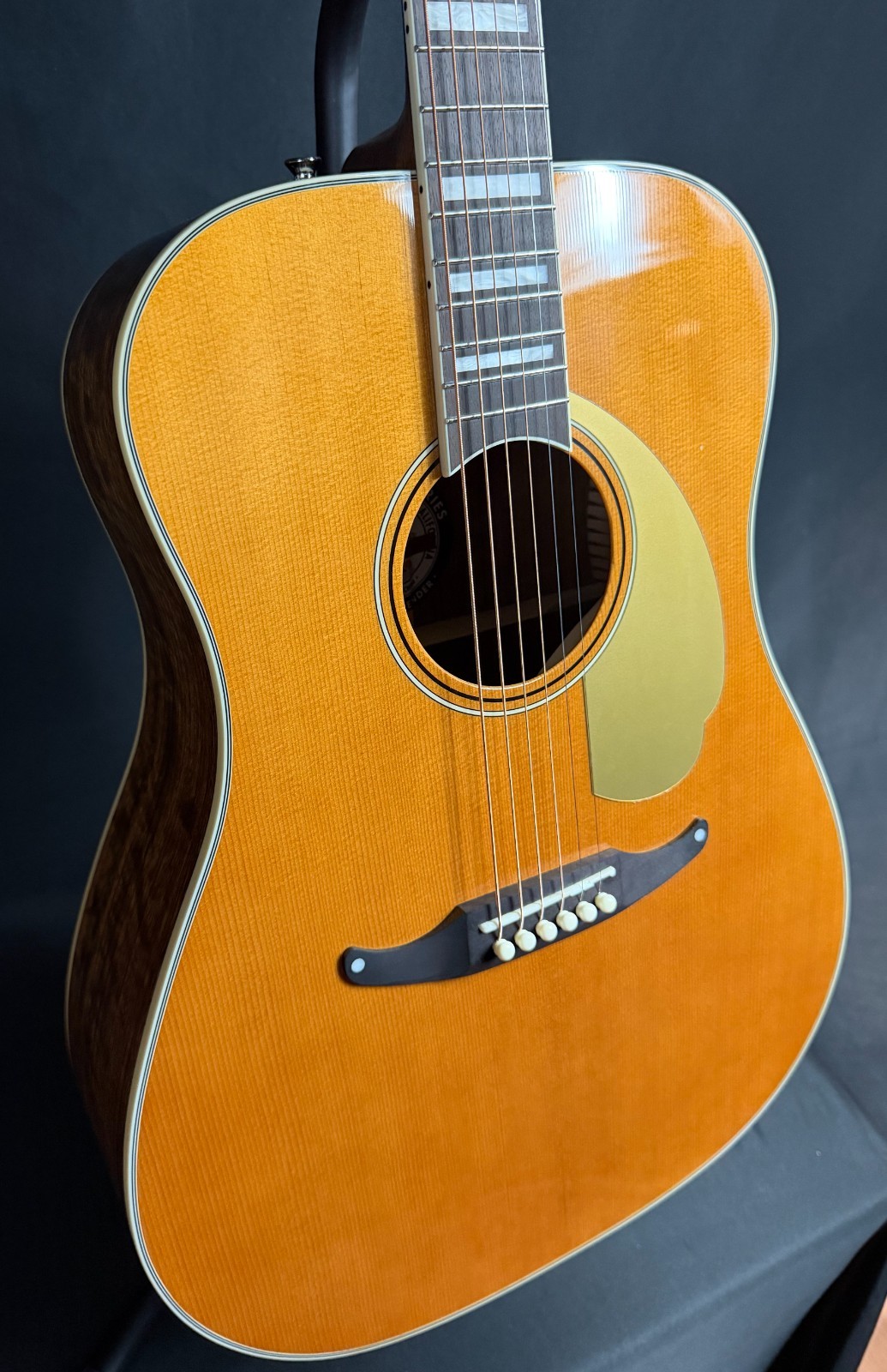 Fender King Vintage Dreadnought Acoustic-Electric Guitar Aged Natural (922)