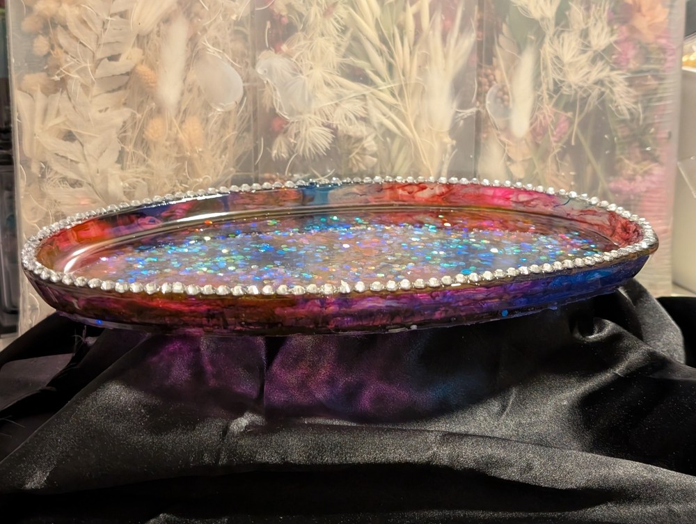 beautiful extra large trinket tray.