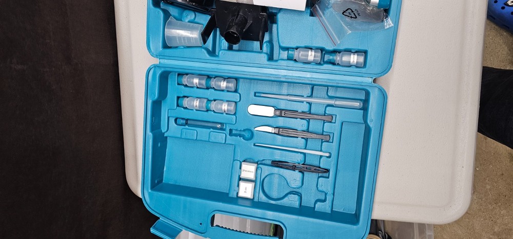 GeoSafari MicroPro 95-Piece Microscope Set, Prepared Slides, Instruction and ...