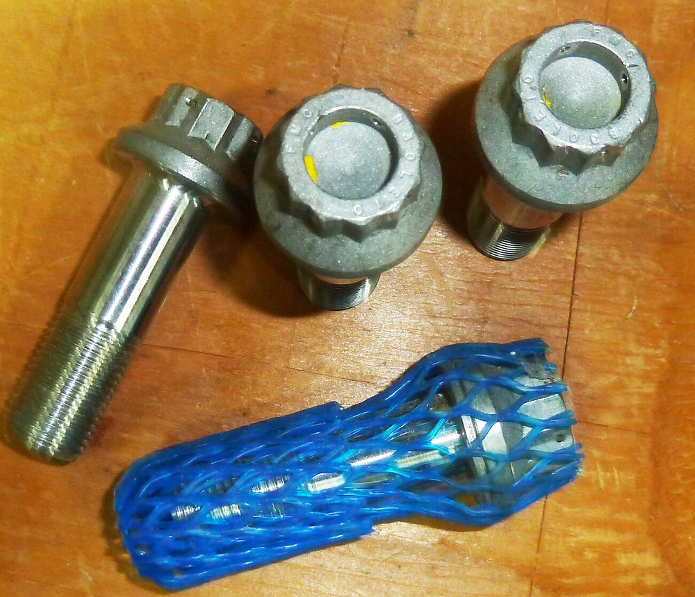 Aircraft B30LE10 bolts