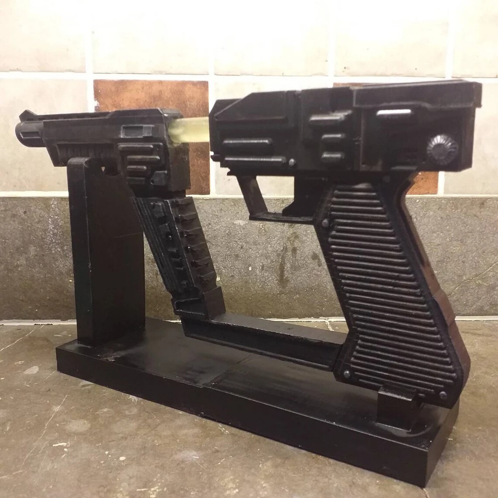 v visitors mini series 3d printed blaster prop with display base