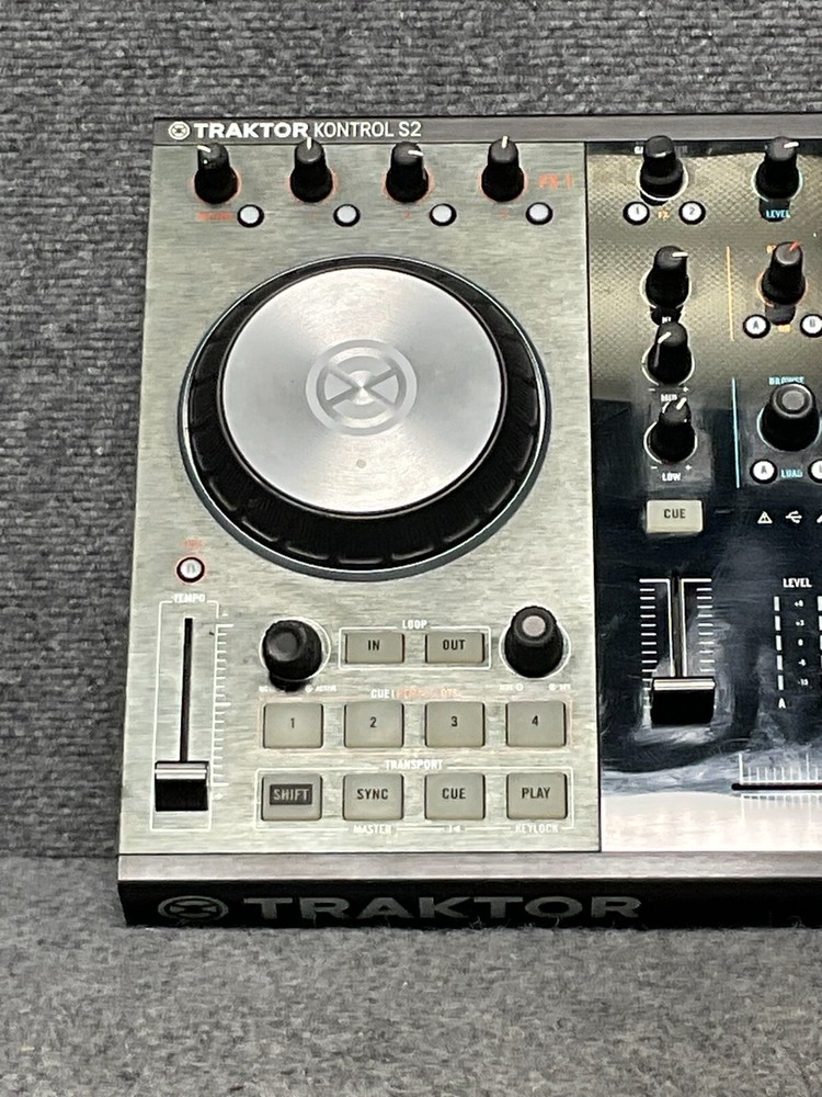 Native Instruments Traktor Kontrol S2 MK2 🎧 2-Channel DJ Controller Black