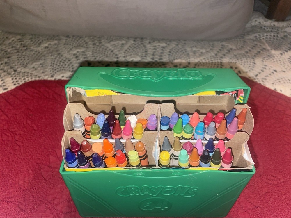 Plastic Storage Case for 64 Crayola Box Set 2018 Hallmark Sharpener Hole Green
