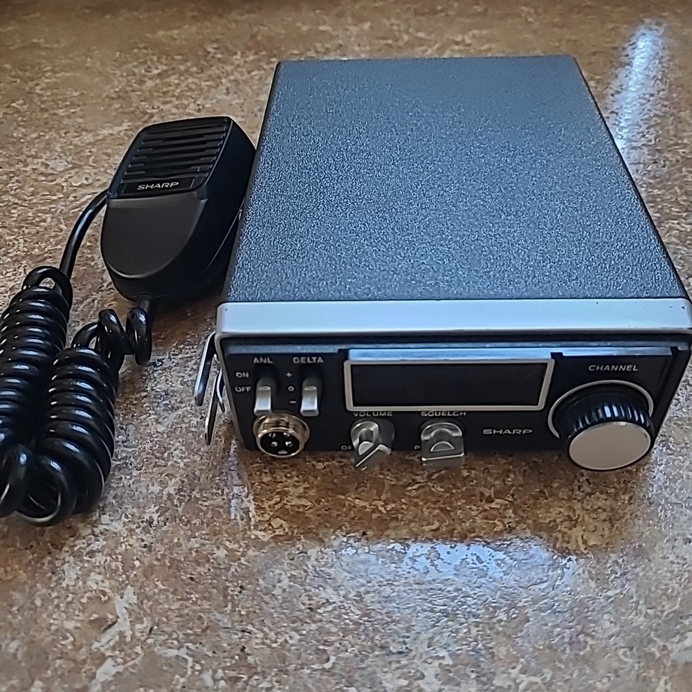 SHARP CB-800 Synthesized 23 Channel Citizens Band Transceiver UNTESTED
