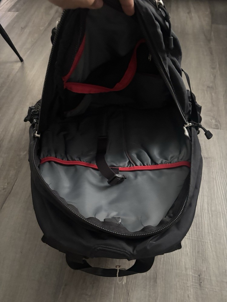 The north face recon backpack black