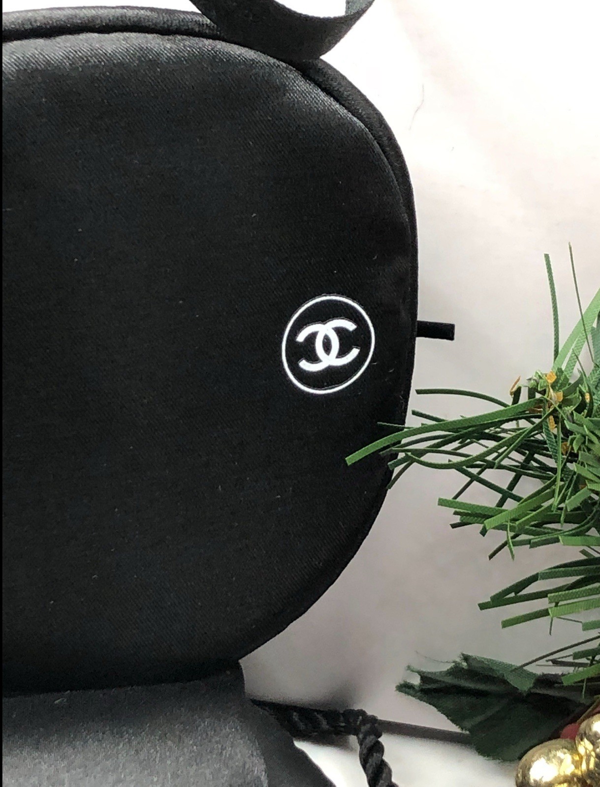 NIB - Chanel Silk Sleep Mask Black - Chanel Beauté Gift - 🎁 🎄🎅🏼