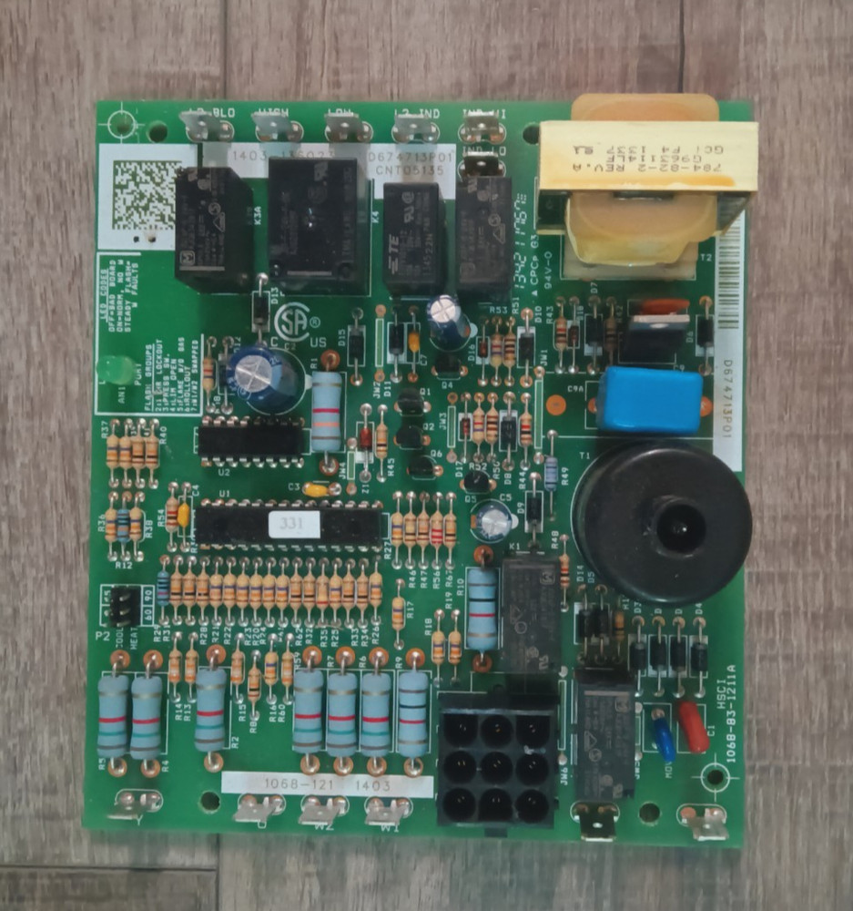 Trane Control Circuit Board D674713P01 CNT05135 1068-121