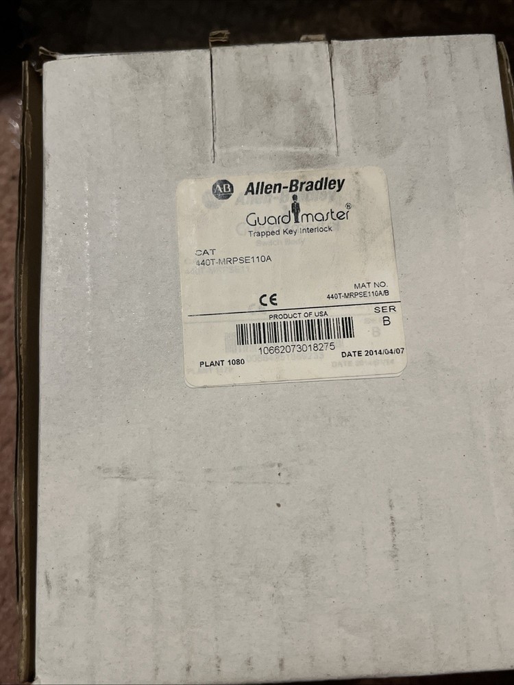 Allen Bradley 440T-MRPSE110A Panel Mounted Single Key Rotary Switch 2NO 2NC 20A