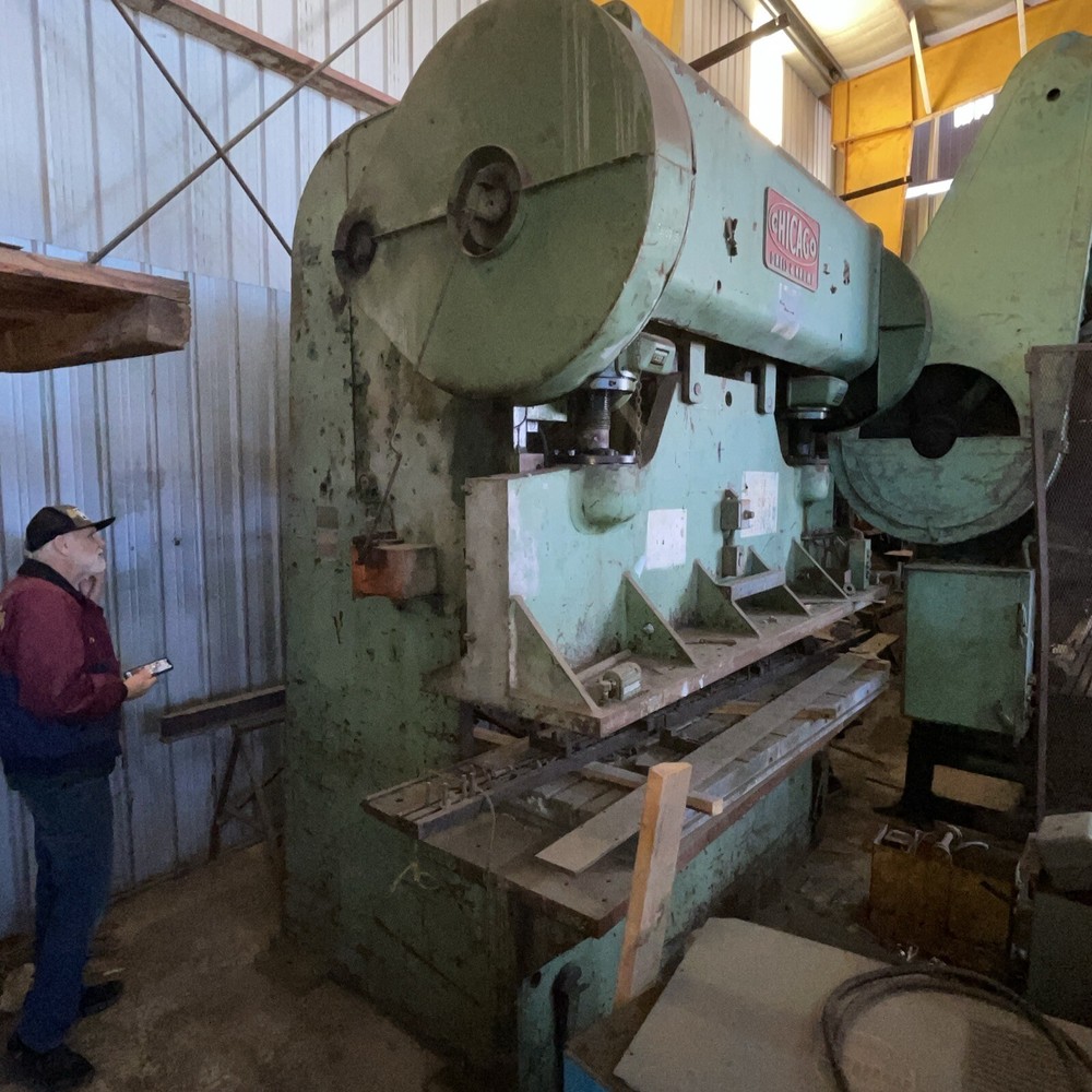 Chicago Punch Press 8ft X 2ft Bed￼90 Ton