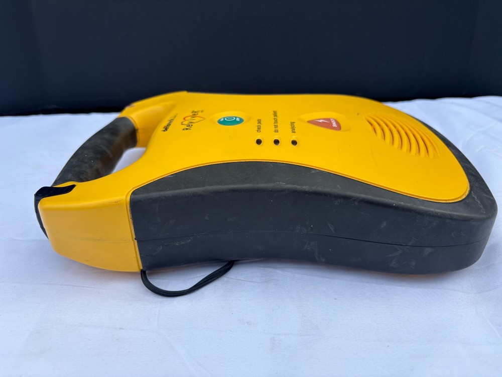 Defibtech Reviver AED w/ Elecctrode Pad - WORKING