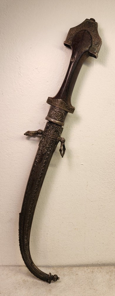Finely made Silver Mounts, Antique Middle Eastern Koumya Dagger