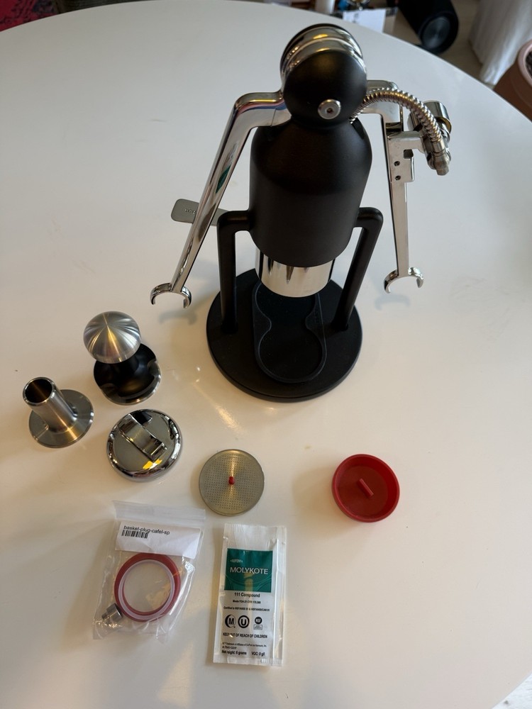 Cafelat Robot Matte Black