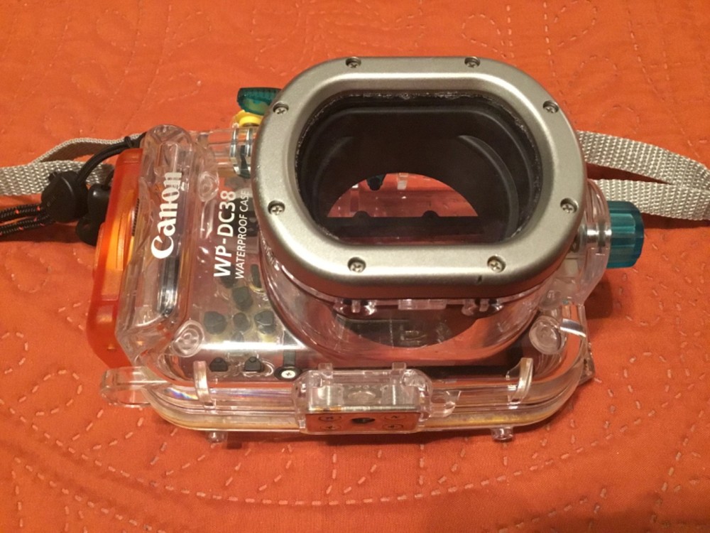 CANON Clear WP-DC38 40m/130ft Waterproof Case With Strap, Excellent Condition