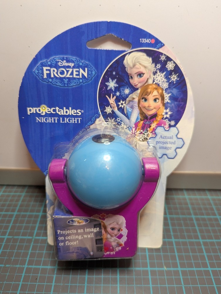 Disney Frozen Projectables Plug In LED Night Light New In Original Package
