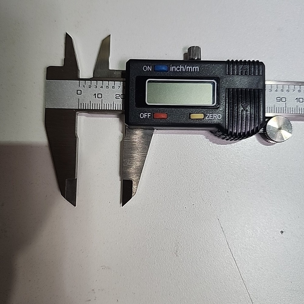 Cen-Tech 6”/ 150mm Digital Caliper with Hard Case (cracked) Model 98563