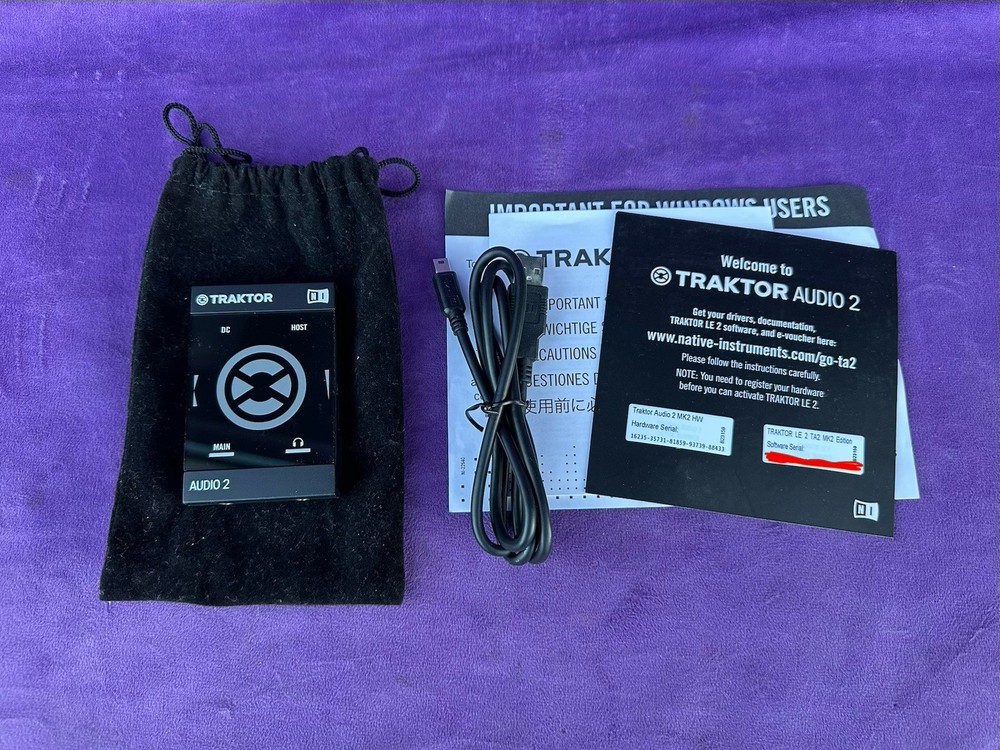 Native Instruments TRAKTOR Audio 2 MK2 - Portable Audio / DJ Interface