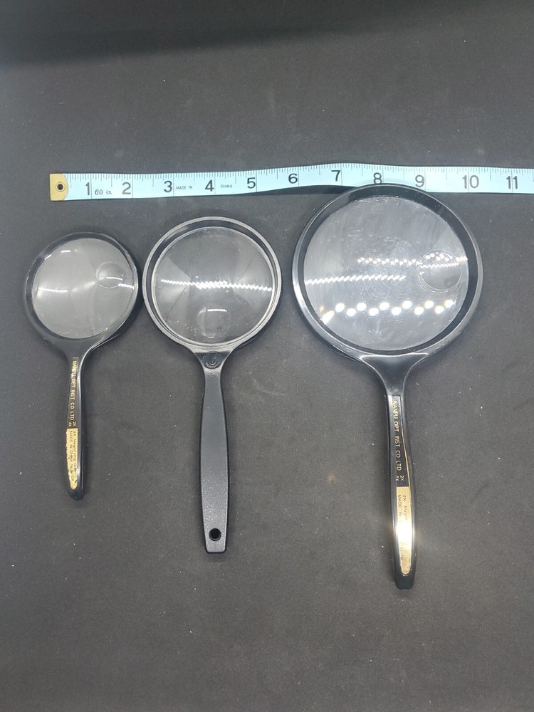magnifying glass set. B1