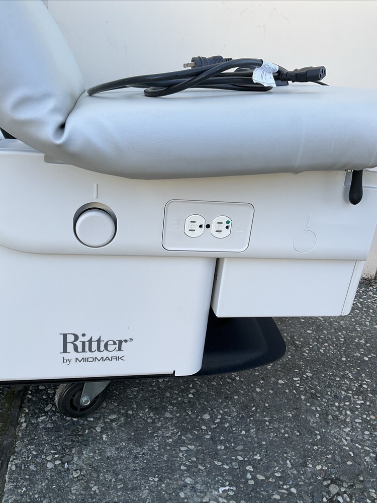 Ritter Midmark 224 Power Table ADA