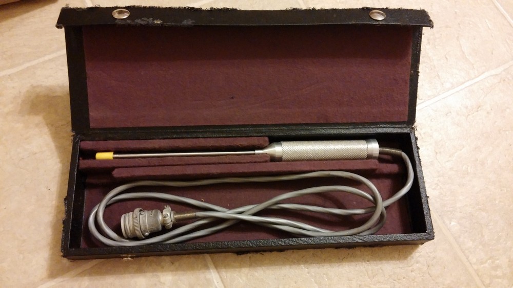 Alnor Thermo-Anemometer Type 8500 w/ Probe & Case