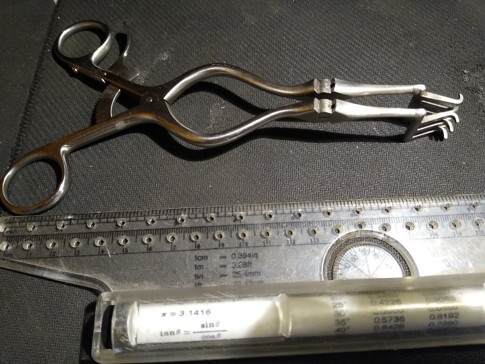 Millennium Weitlaner Beckman Retractor 8" Hinged Arms 3x4 Sharp Prongs