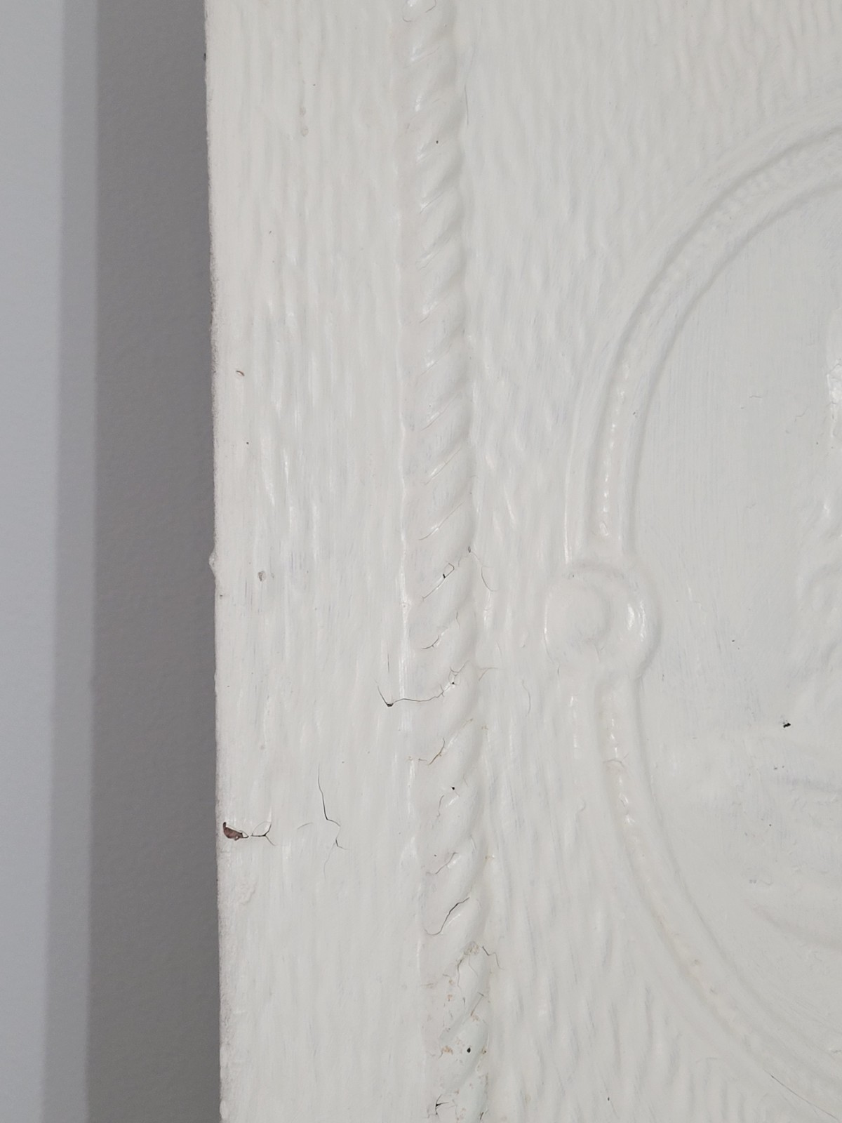 EXQUISITE~ CHIPPY WHITE ANTIQUE ART NOUVEAU LADY TIN FIREPLACE SUMMER COVER 26"