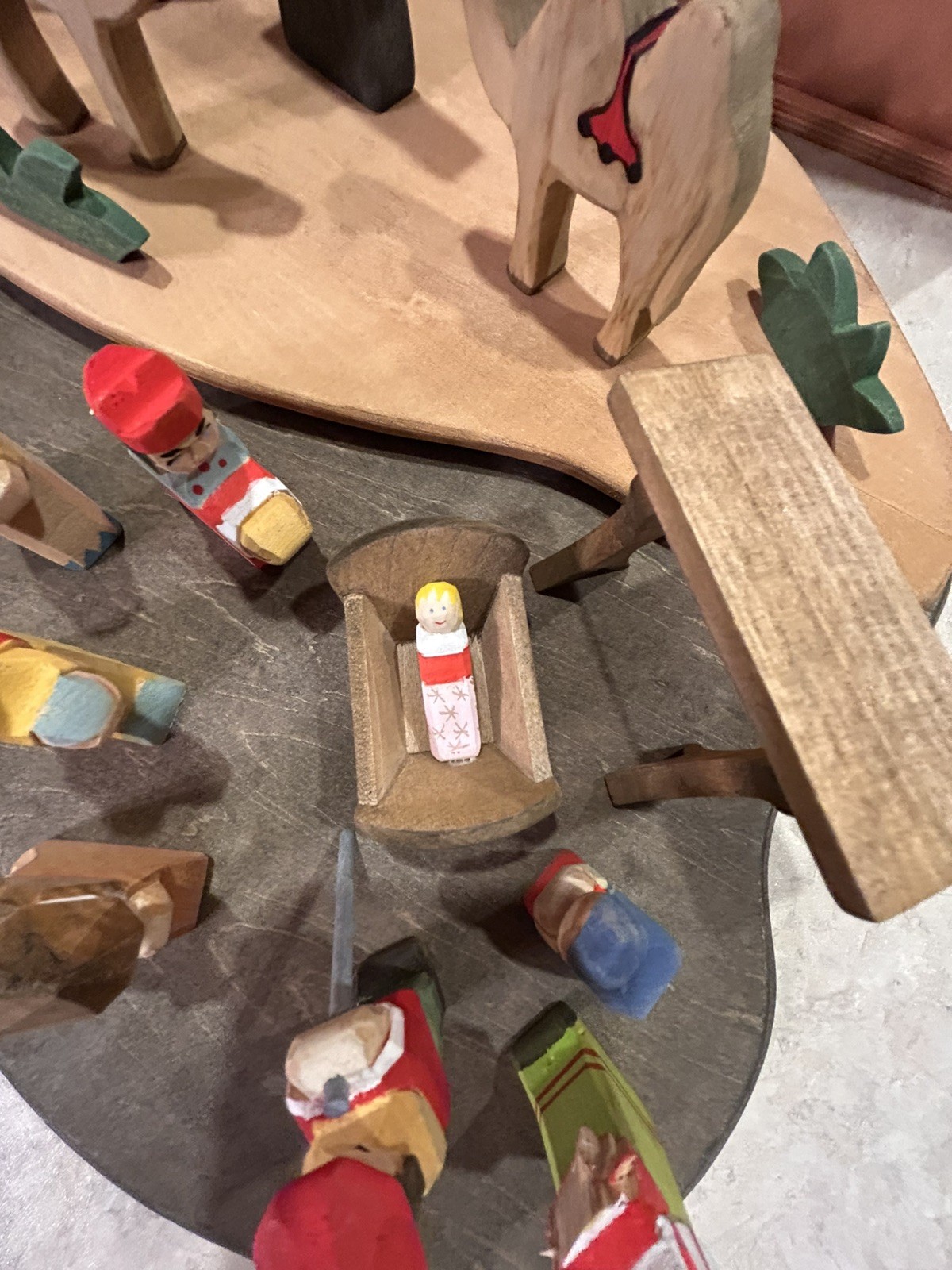 Maxim Woodland Fantasies Deluxe Nativity Set