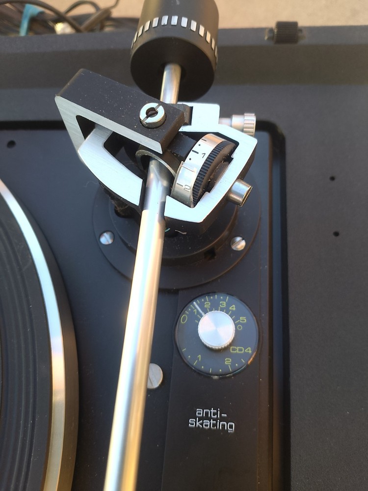 Dual 1237 Turntable, Operates Manually, Auto Func Not Working, Sounds Very Good