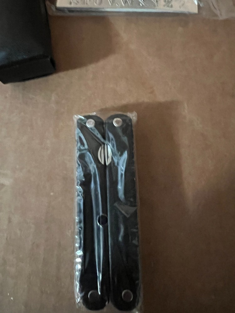 Avon Gift Collection 13 Multitool Function Tools Pocket Knife Tool All-In-One Nw