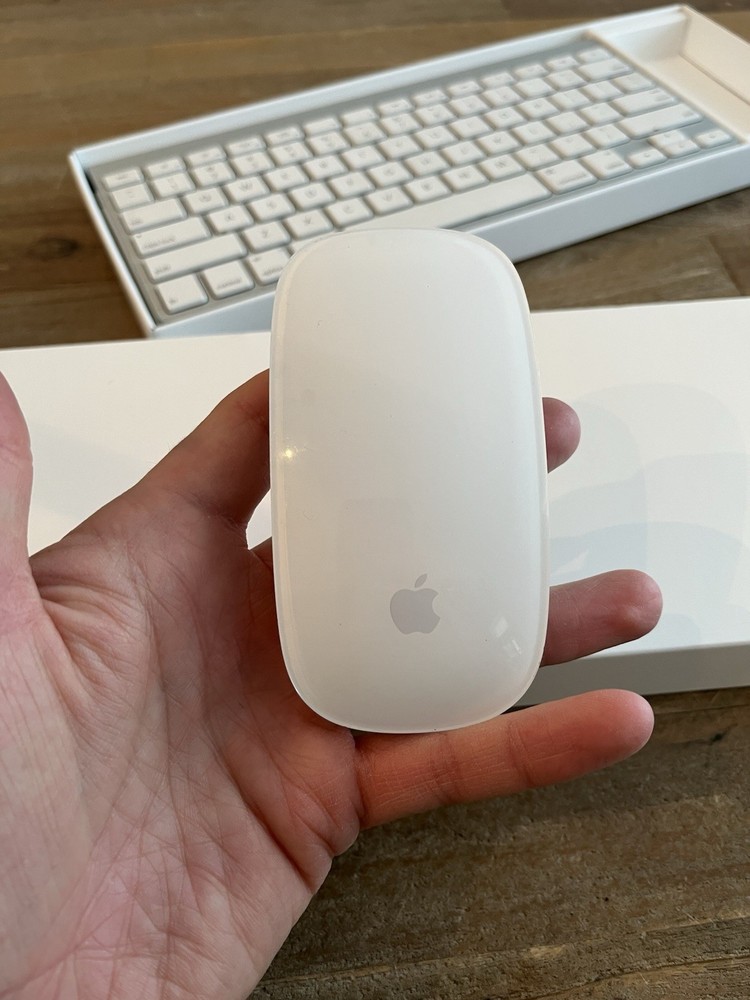 Apple Mac Wireless Bluetooth Keyboard A1314 & Magic Mouse A1296 Battery Powered