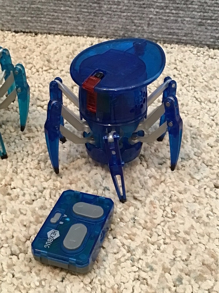 Hexbug Battle - 3 Spiders Lot, Remotes & Bugs With Small Arena - Untested